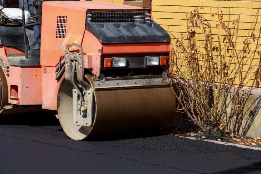 Asfalterad uppfart i Uppsala